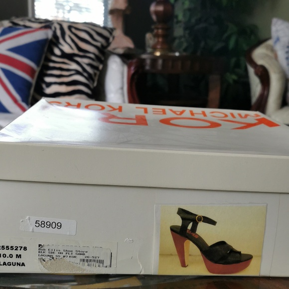 Michael Kors shoes - Picture 6 of 6